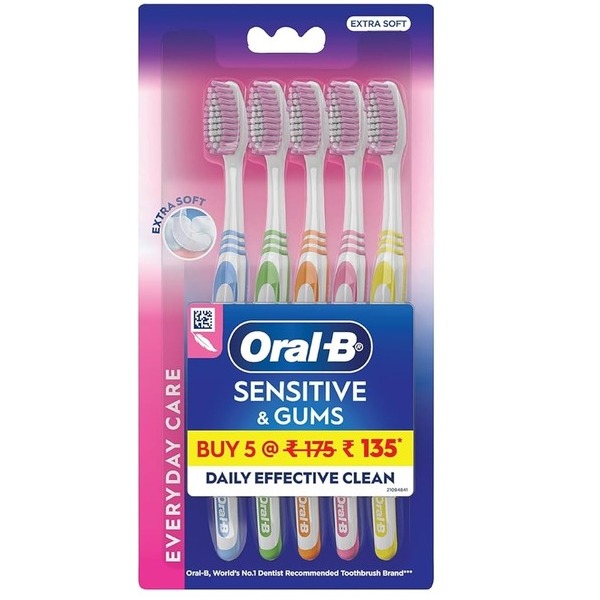 Oral-B Sensitive & Gums Everyday Clean Pack of 5 Toothbrushes אורל בי חמישיית מברשות שיניים סנסיטיב קאר (5 יחידות)